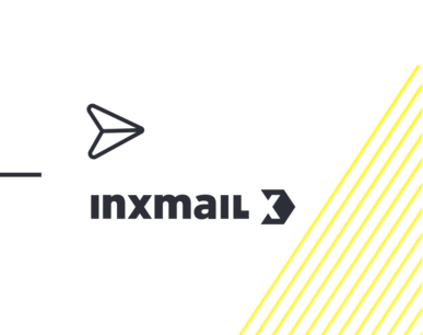 inxmail-Logo mit Papierflieger, Chevron und gelben diagonalen Streifen